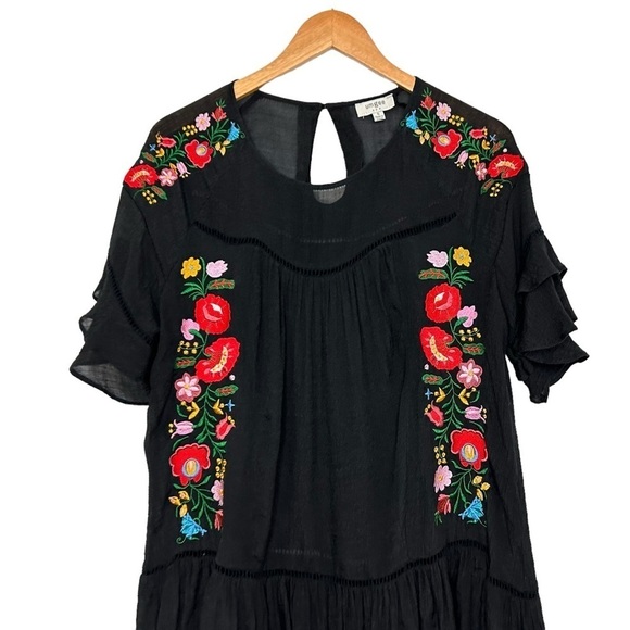 Umgee Womens Floral Embroidered Short Sleeve Blouse Size Small Black Ruffle - Picture 3 of 7
